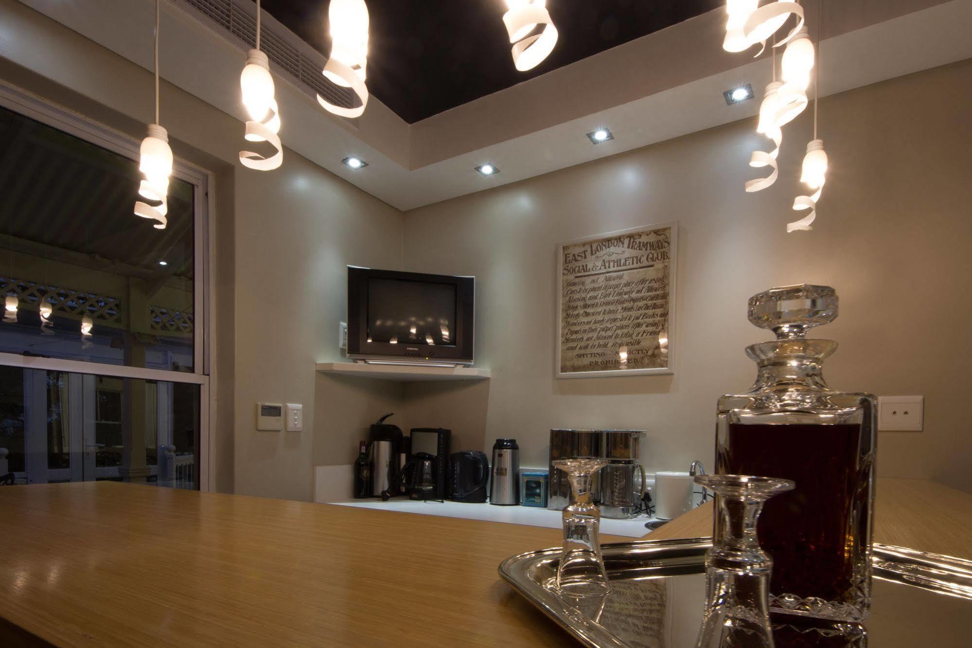 Quarry Lake Inn East London Ngoại thất bức ảnh