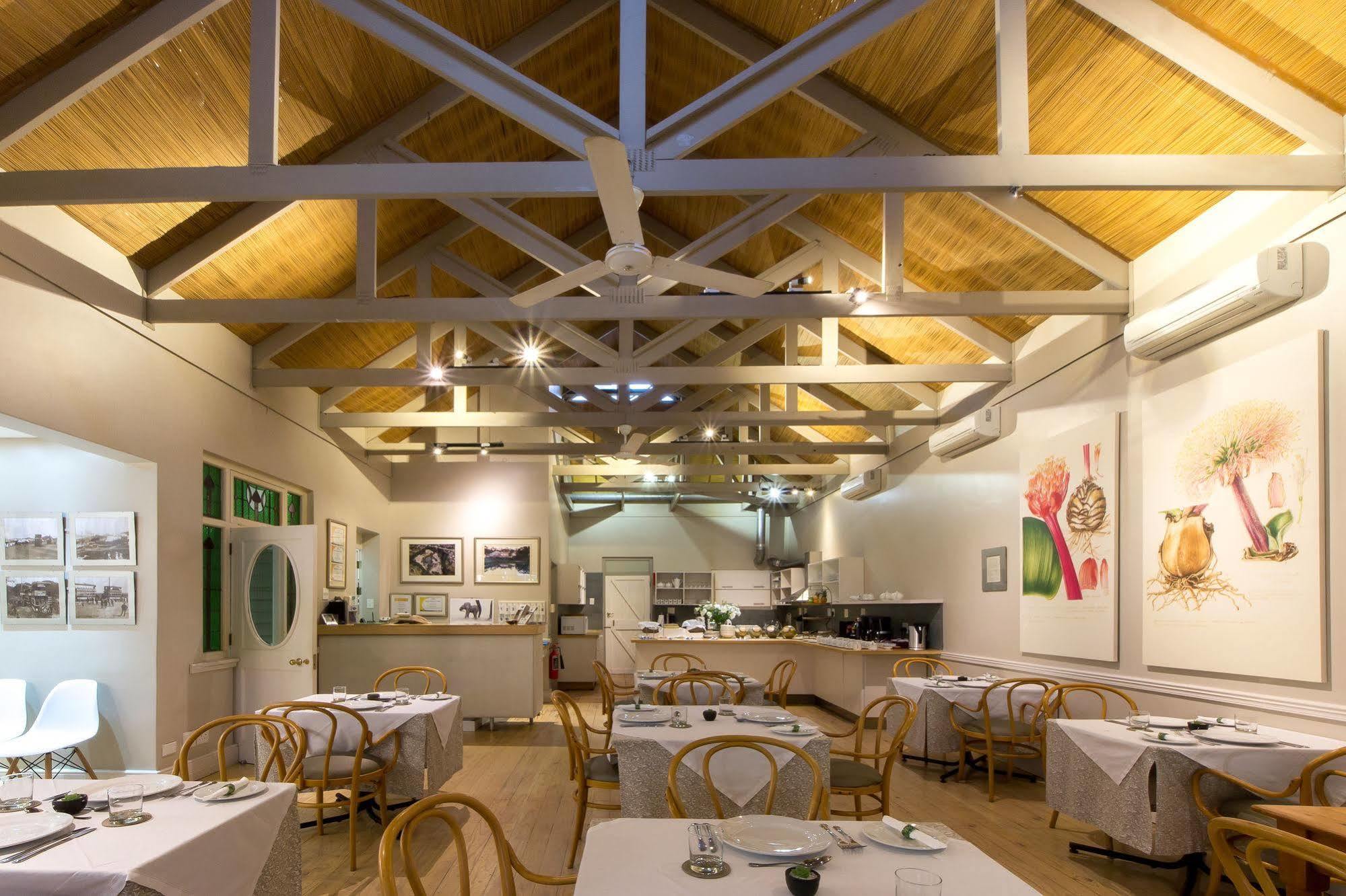 Quarry Lake Inn East London Ngoại thất bức ảnh