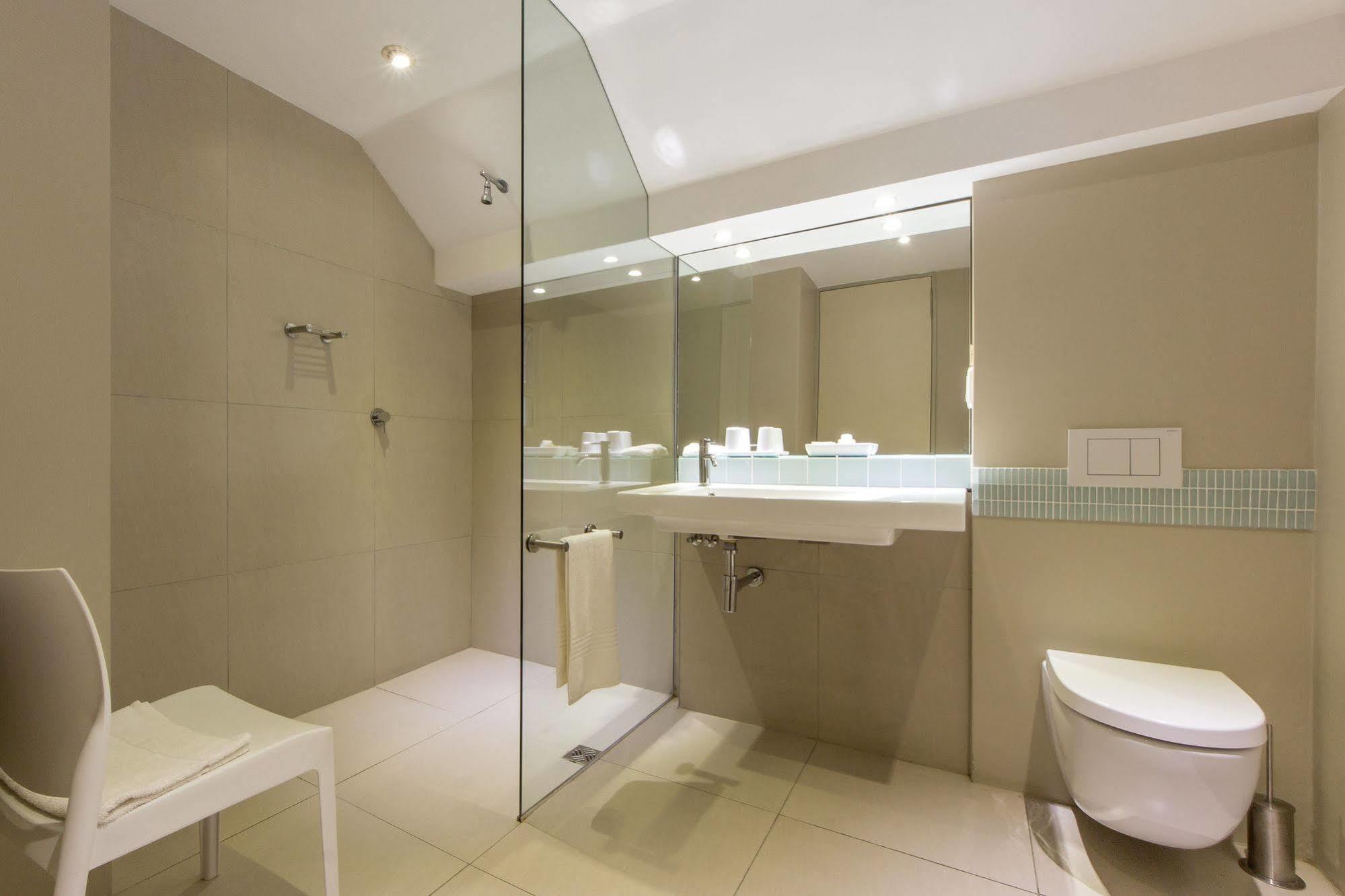 Quarry Lake Inn East London Ngoại thất bức ảnh