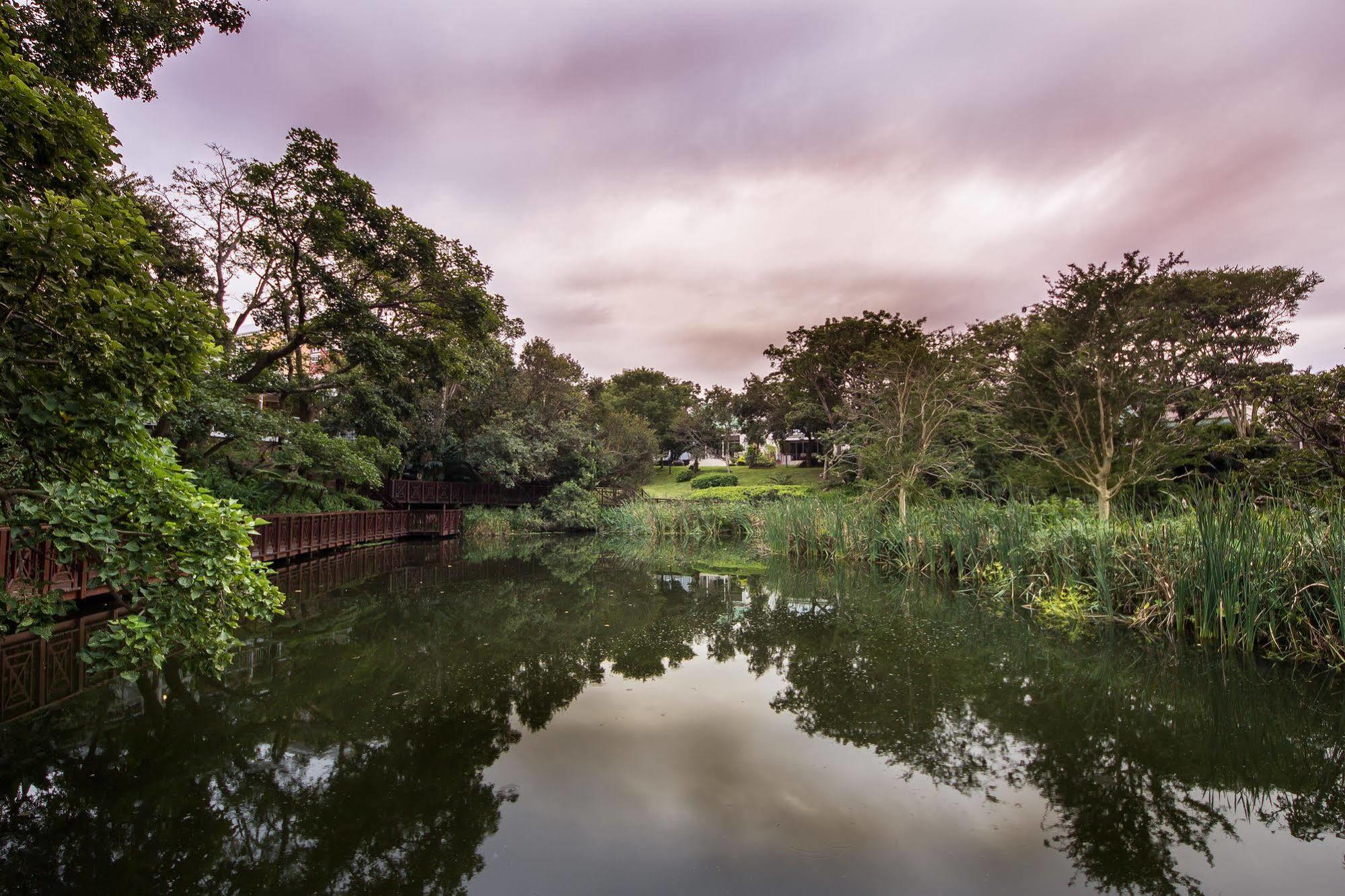 Quarry Lake Inn East London Ngoại thất bức ảnh