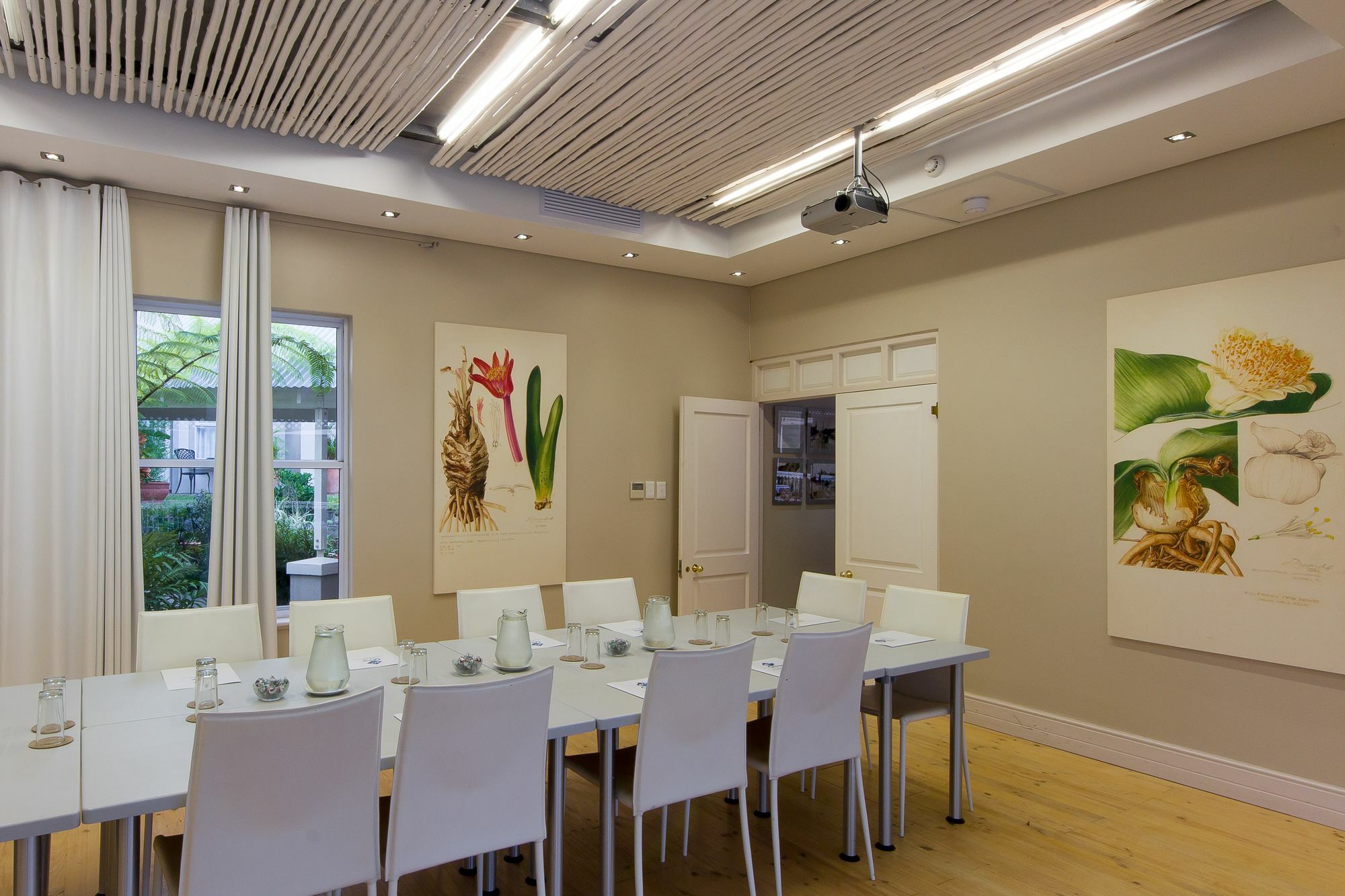 Quarry Lake Inn East London Ngoại thất bức ảnh